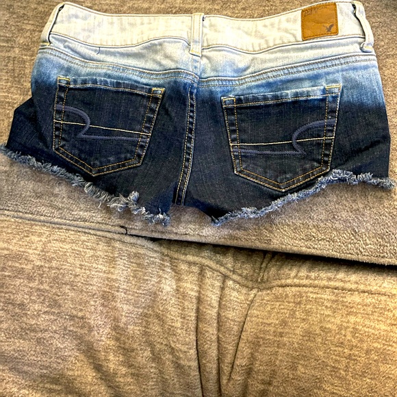 Too small - Picture 1 of 3